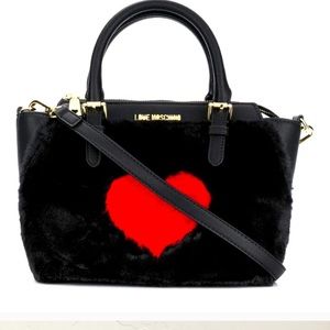 Love Moschino: Black faux fur heart mini bag